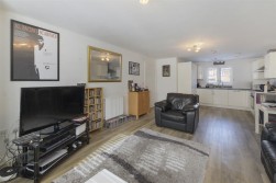 Wills Crescent, Leybourne, West Malling