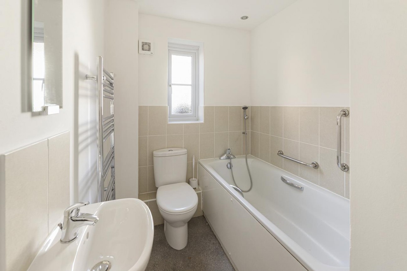 Amber Lane, Kings Hill, ME19 4FT