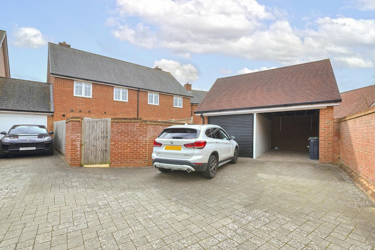 Beacon Avenue, Kings Hill, West Malling