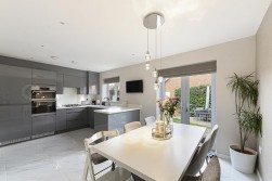 Beacon Avenue, Kings Hill, West Malling