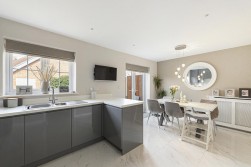 Beacon Avenue, Kings Hill, West Malling