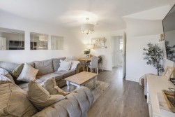 Bloxham Avenue, Paddock Wood