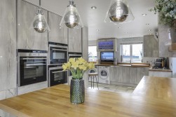 Avondale Court, Weavering