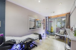 Avondale Court, Weavering