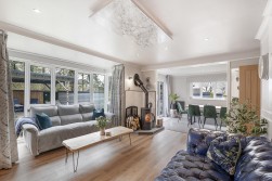 Avondale Court, Weavering