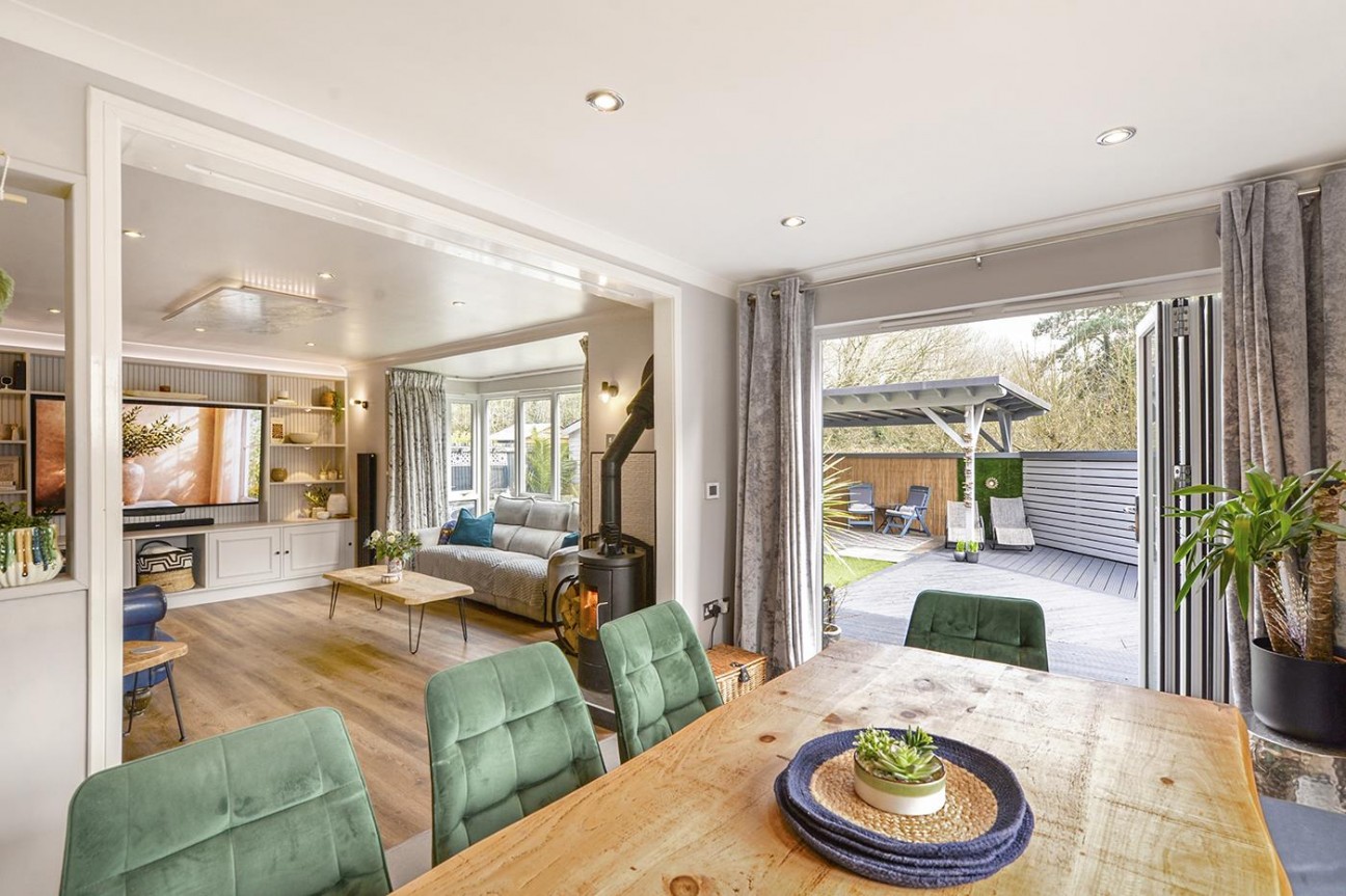 Avondale Court, Weavering