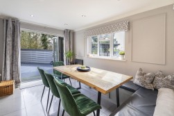 Avondale Court, Weavering