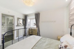 Avondale Court, Weavering