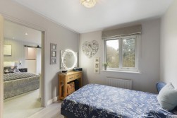 Avondale Court, Weavering