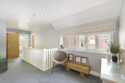 Avondale Court, Weavering