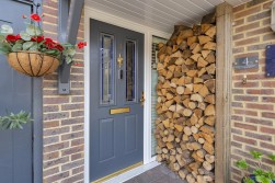 Avondale Court, Weavering