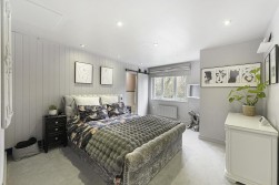 Avondale Court, Weavering