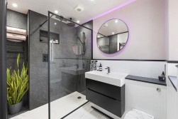 Avondale Court, Weavering