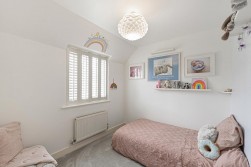 Avondale Court, Weavering