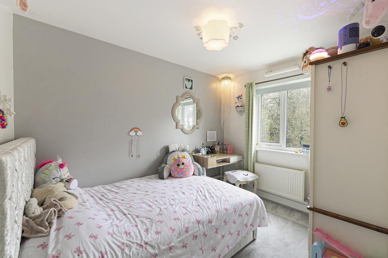 Avondale Court, Weavering