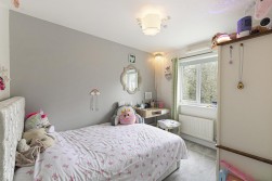 Avondale Court, Weavering