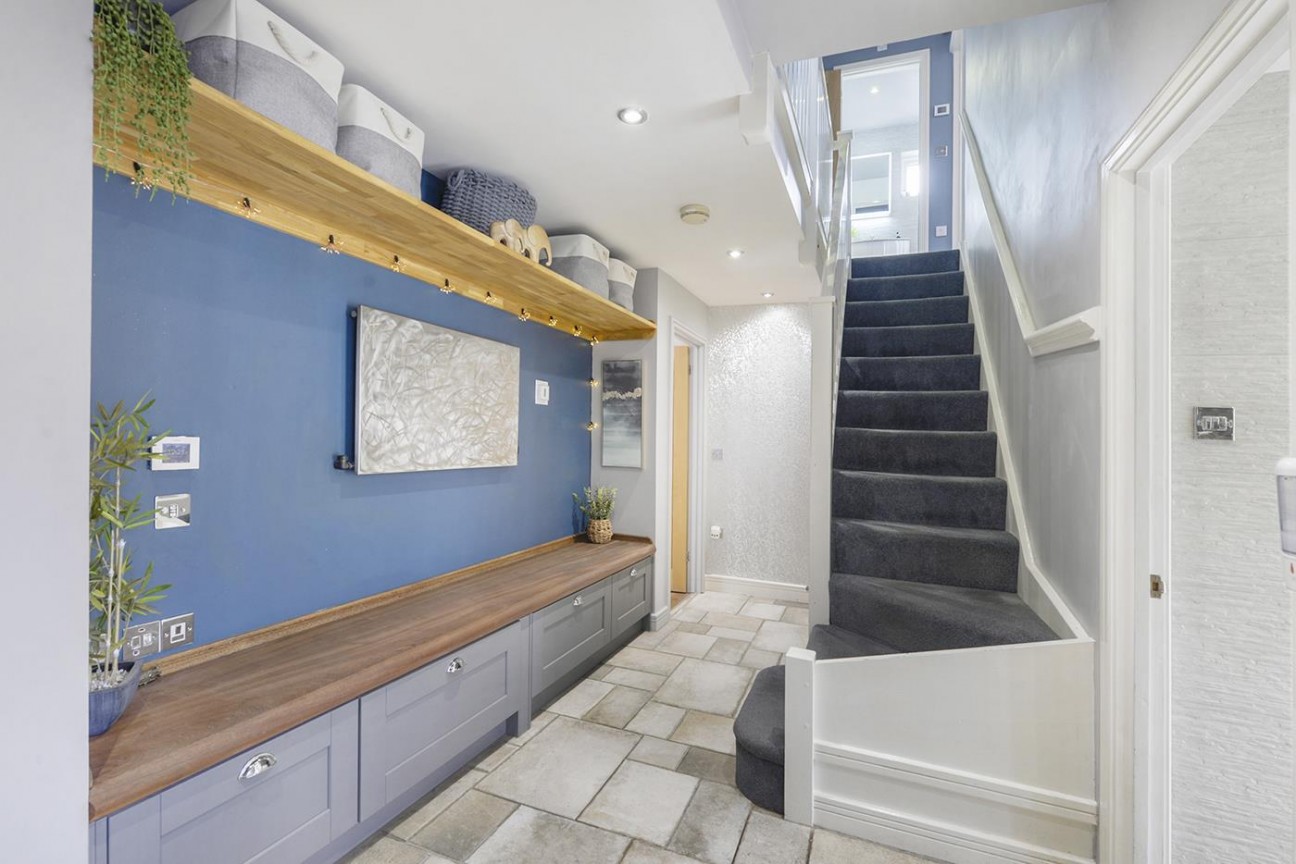 Avondale Court, Weavering