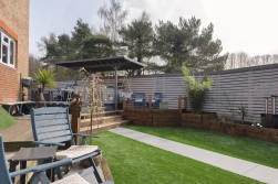 Avondale Court, Weavering