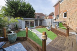 Avondale Court, Weavering