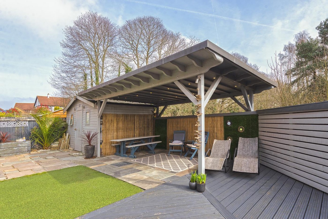 Avondale Court, Weavering