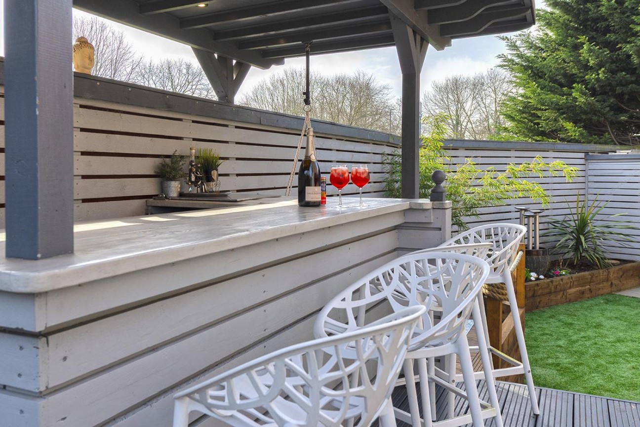 Avondale Court, Weavering