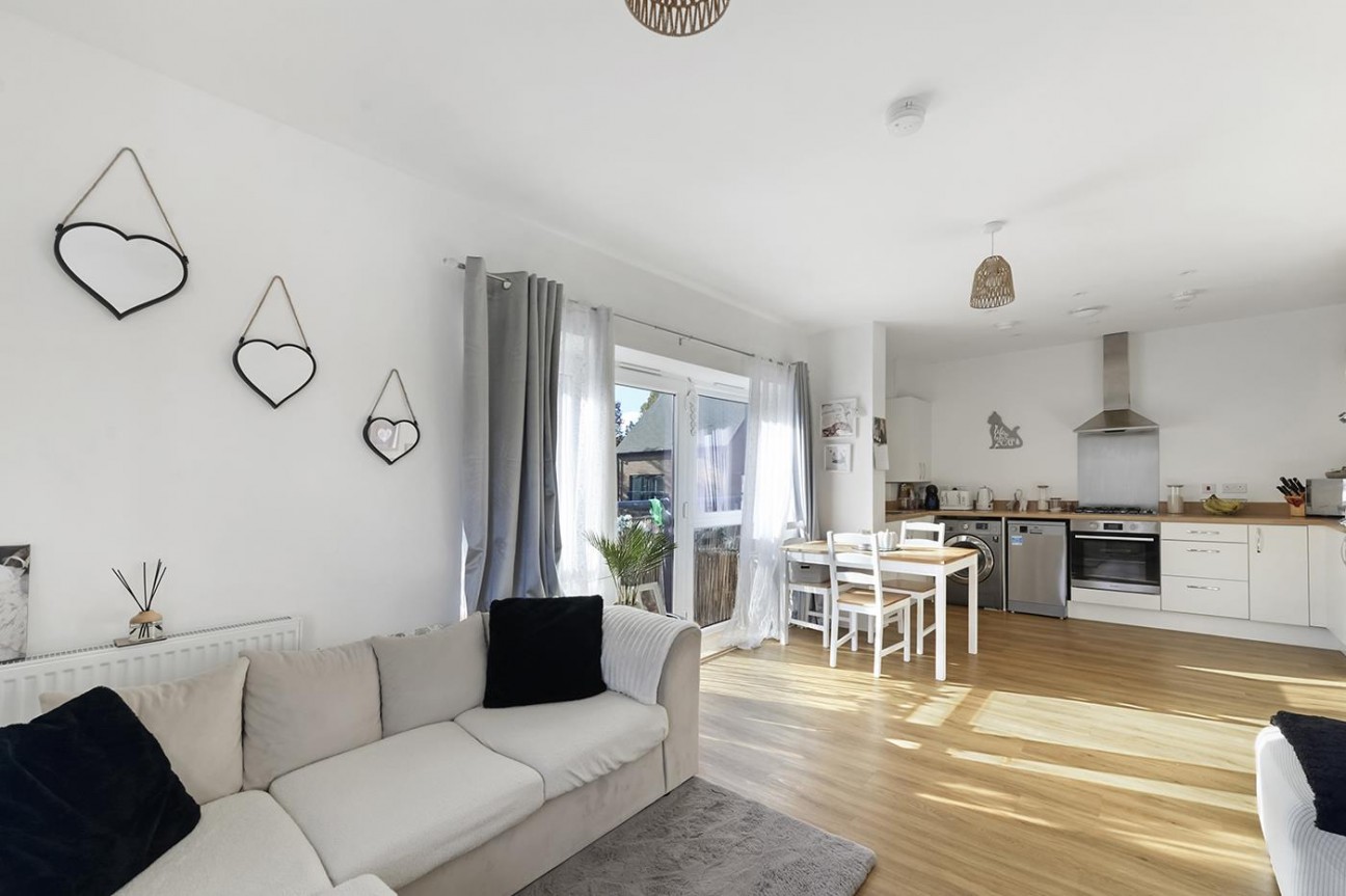 Nottingham Drive, Kings Hill