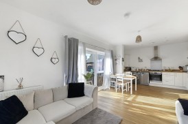 Nottingham Drive, Kings Hill