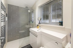 Beacon Avenue, Kings Hill, West Malling