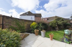 Beacon Avenue, Kings Hill, West Malling