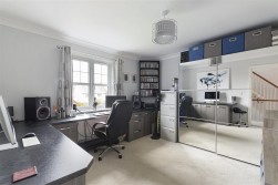 Woodford Grove, Kings Hill, ME19 4BX