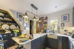 Whetsted Road, Five Oak Green