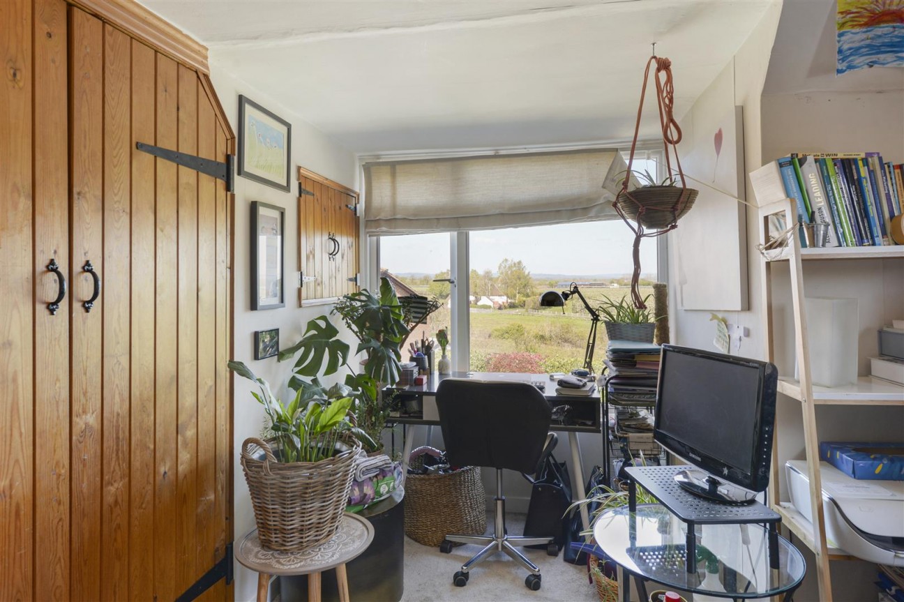 Whetsted Road, Five Oak Green