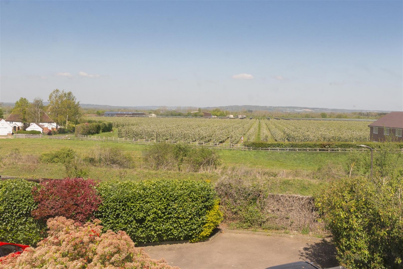 Whetsted Road, Five Oak Green