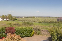 Whetsted Road, Five Oak Green