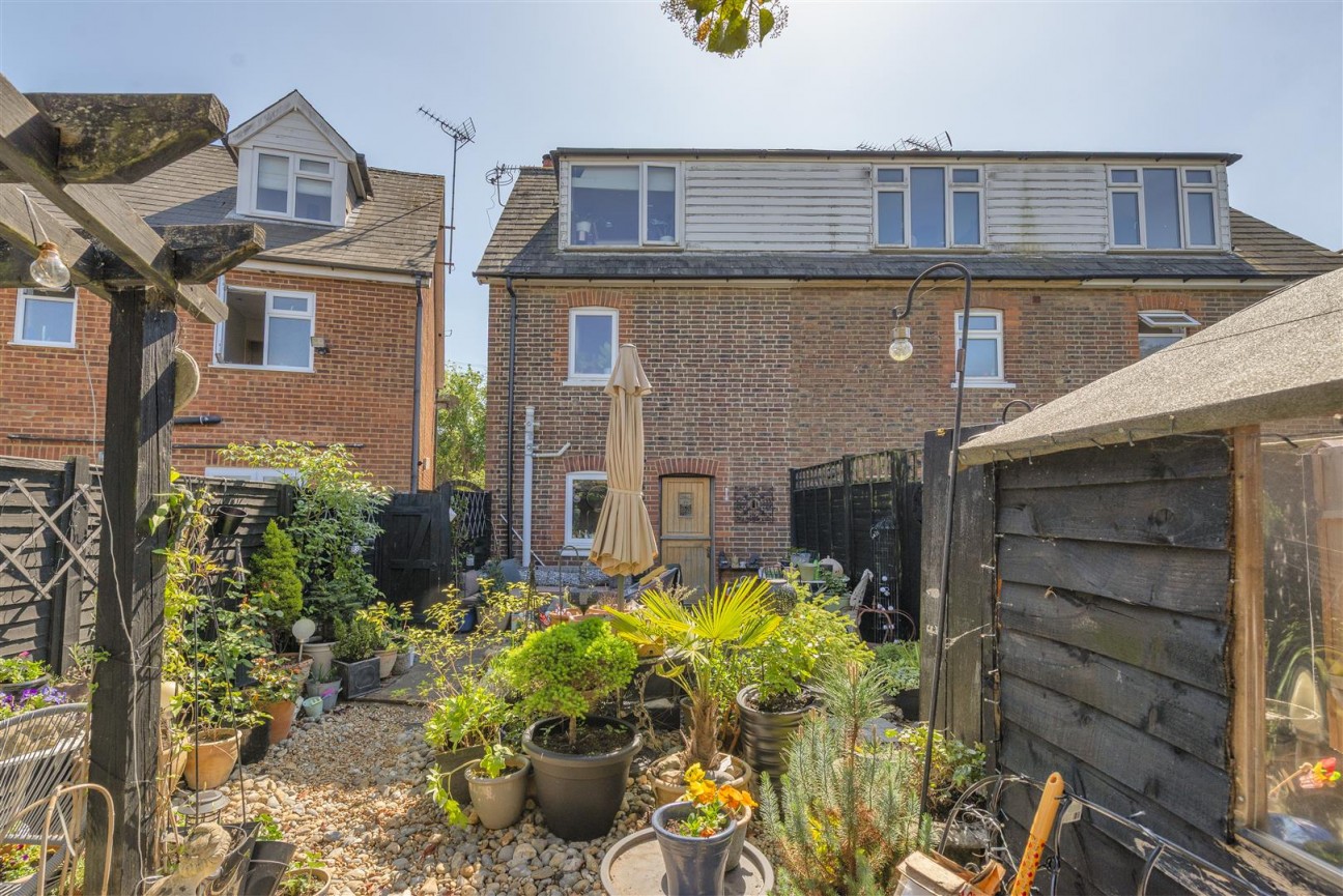 Whetsted Road, Five Oak Green