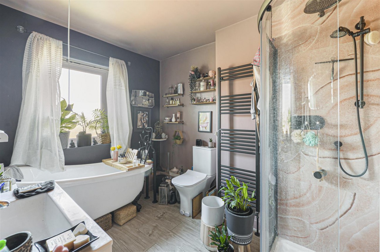 Whetsted Road, Five Oak Green