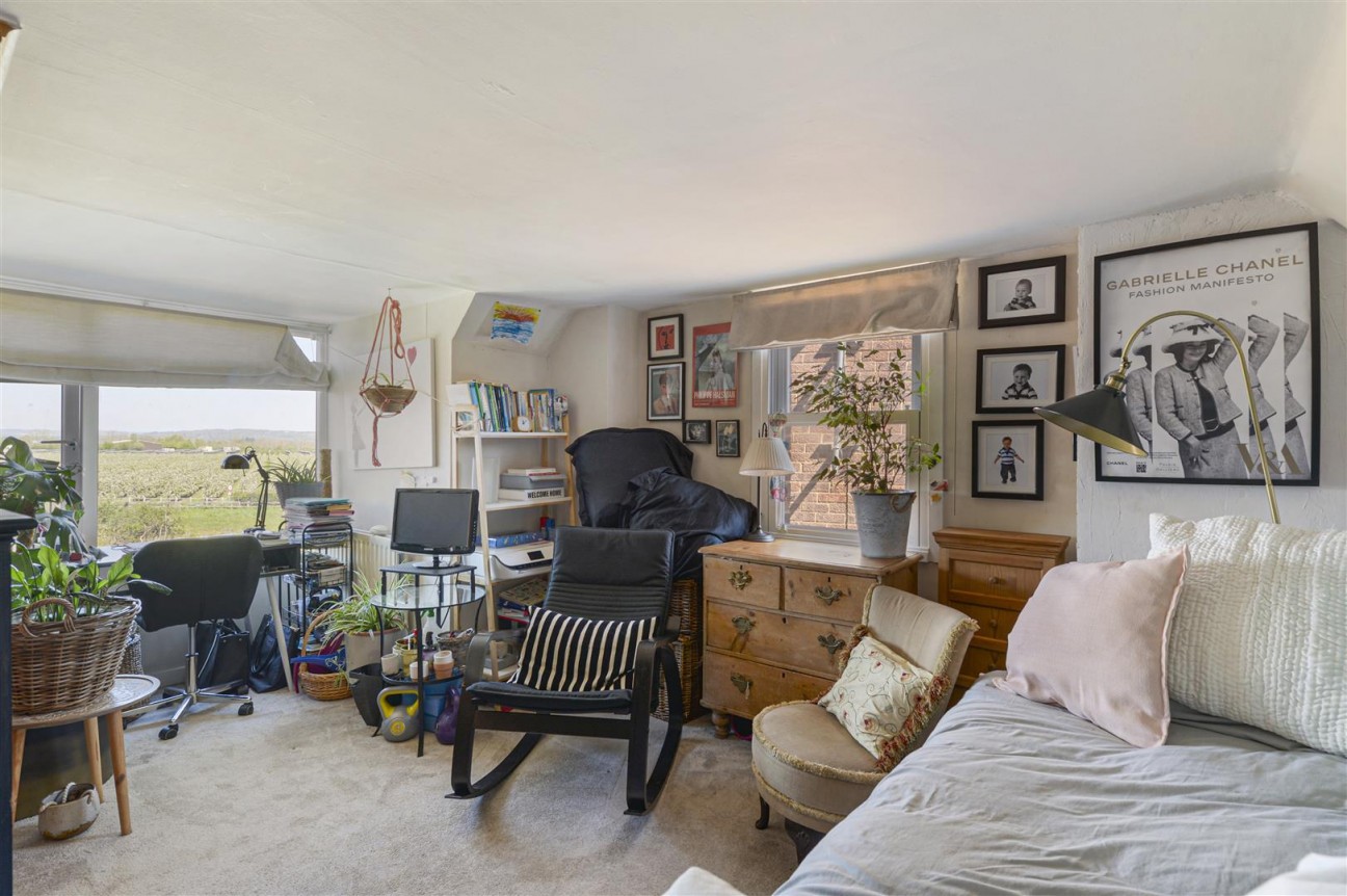 Whetsted Road, Five Oak Green