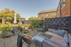 Whetsted Road, Five Oak Green