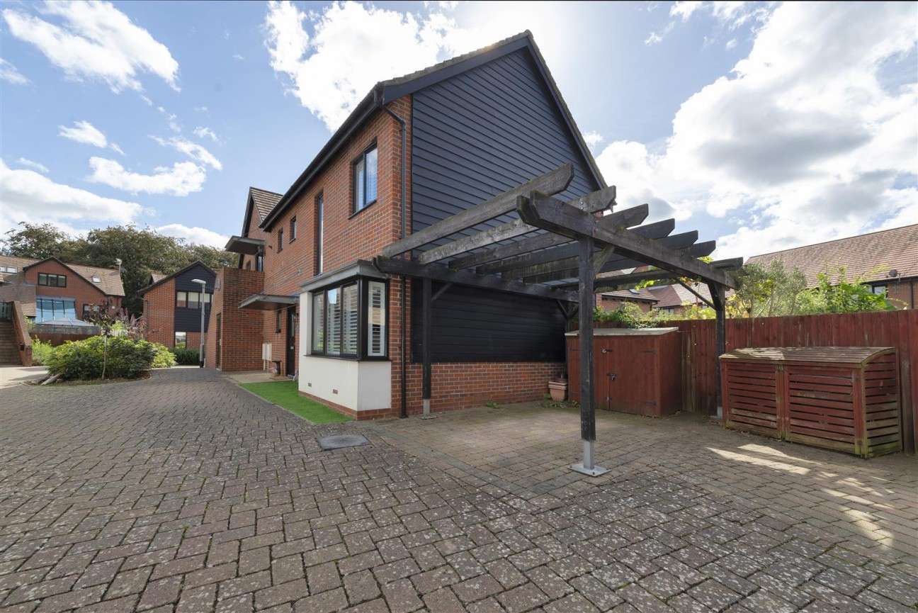 Bluegown Avenue, Leybourne, West Malling