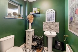 Bluegown Avenue, Leybourne, West Malling