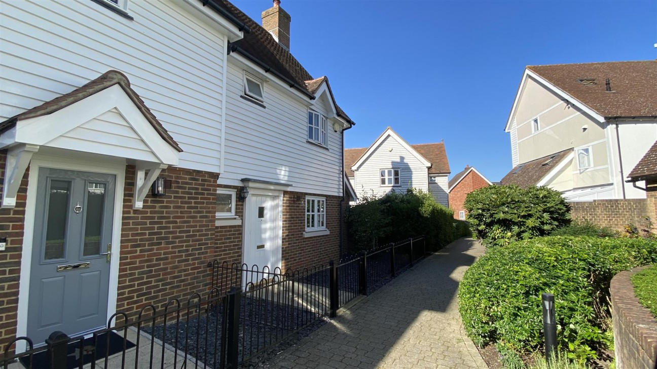 Laxton Walk, Kings Hill, ME19 4HZ