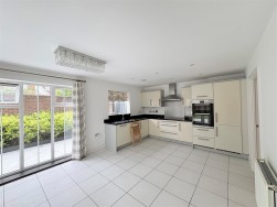 Holly Way, Kings Hill,