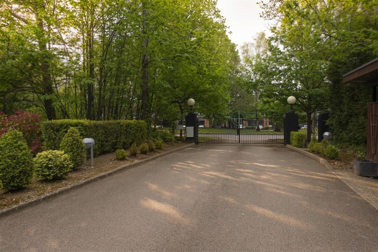 Gibson Drive, Kings Hill
