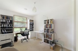 Gibson Drive, Kings Hill