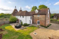 Maidstone Road, Hadlow, Tonbridge
