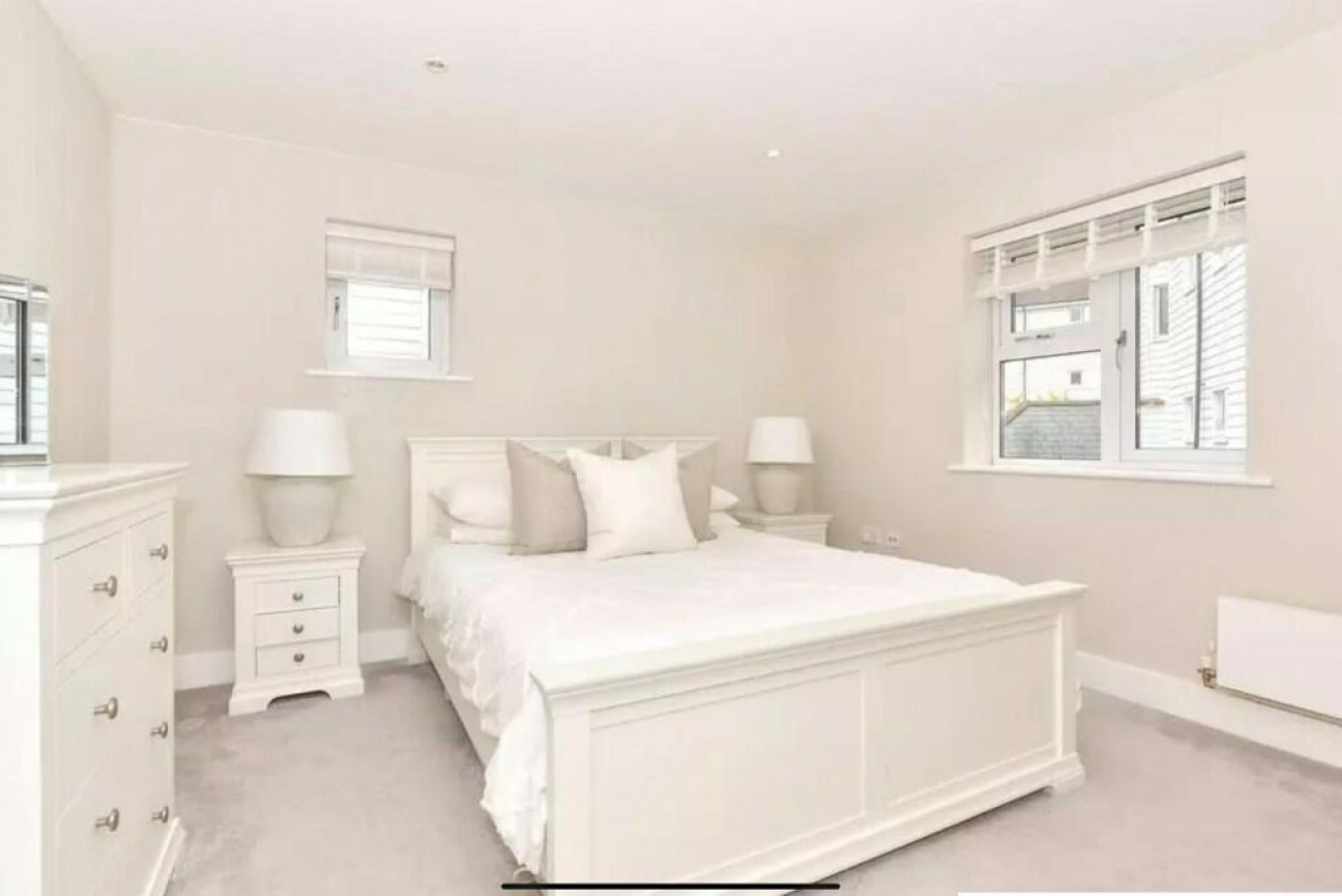 Niagara Close, Kings Hill,
