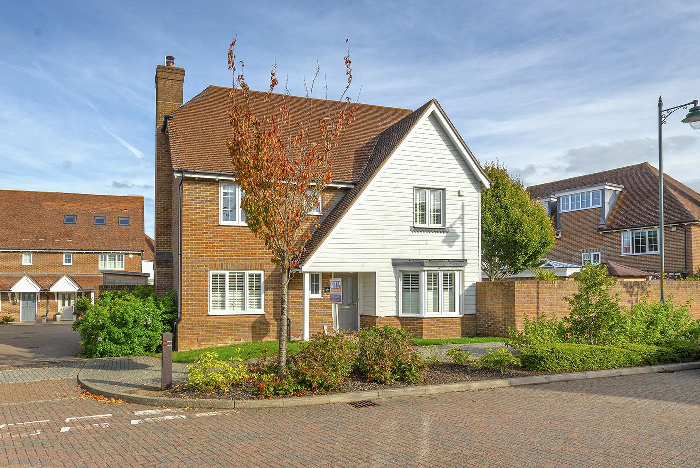 Regent Way, Kings Hill, West Malling