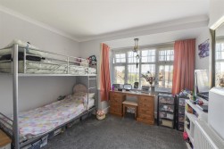 Hazel Avenue, Allington
