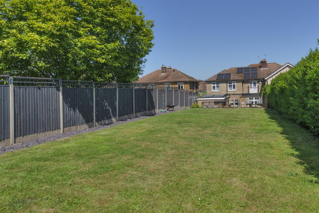 Hazel Avenue, Allington