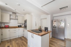 Hazel Avenue, Allington